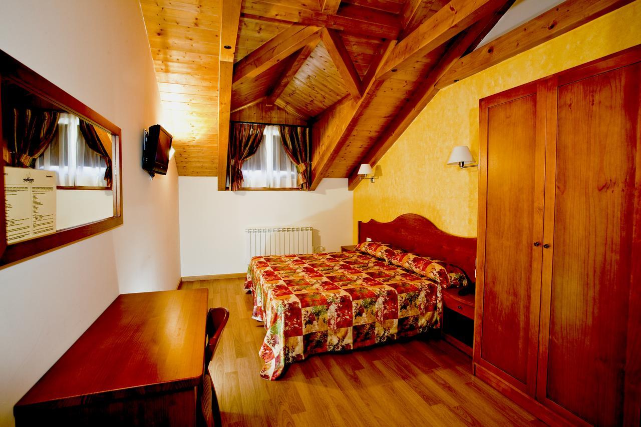 Hotel Montseny Espuy ภายนอก รูปภาพ