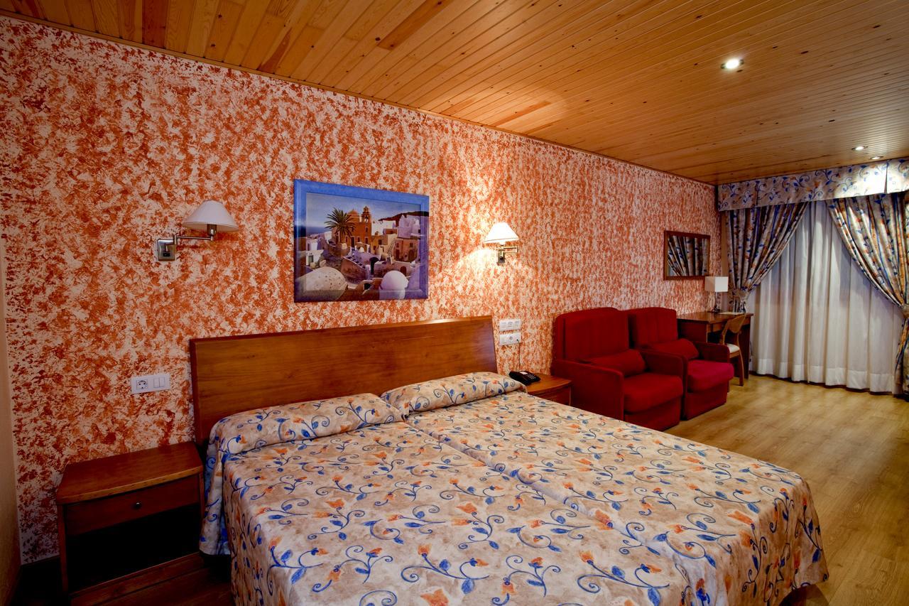 Hotel Montseny Espuy ภายนอก รูปภาพ