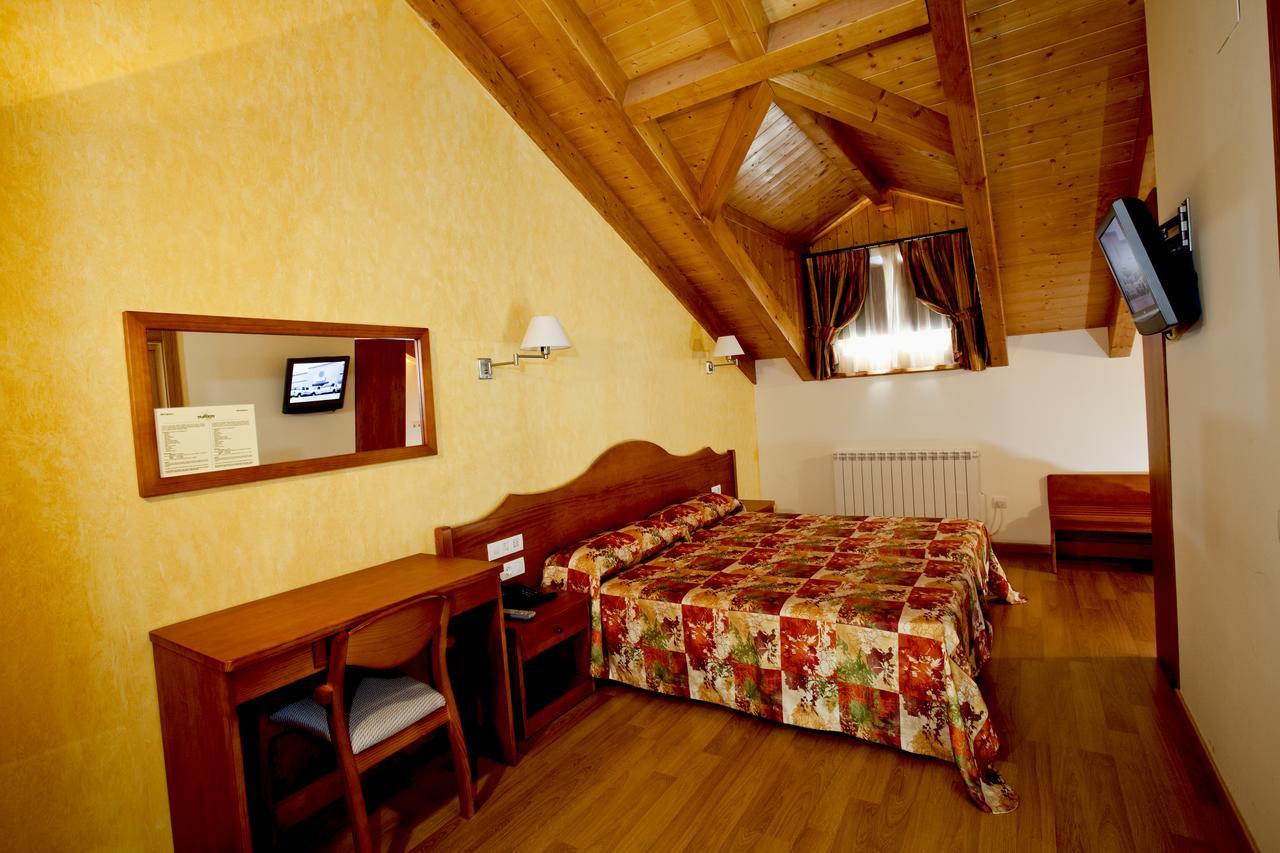 Hotel Montseny Espuy ภายนอก รูปภาพ